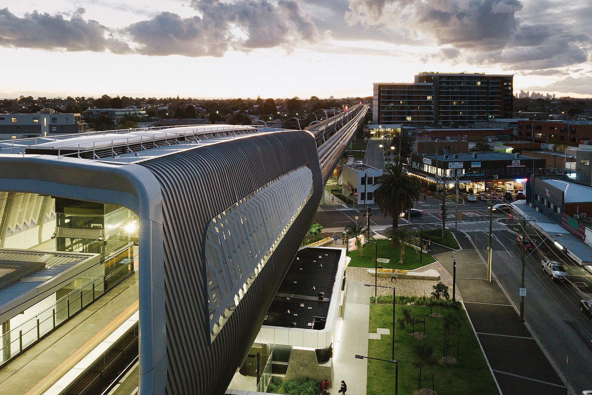 Application Light for Railways and Infrastructure