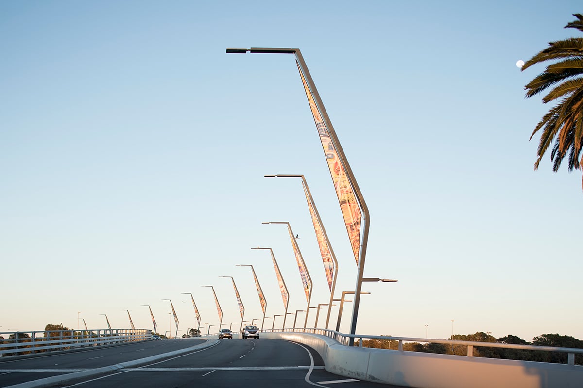 Pour des raison de gestion thermique et garder une continuité dans le design, il a été décidé d’utilisé l’entrée latérale du produit.
